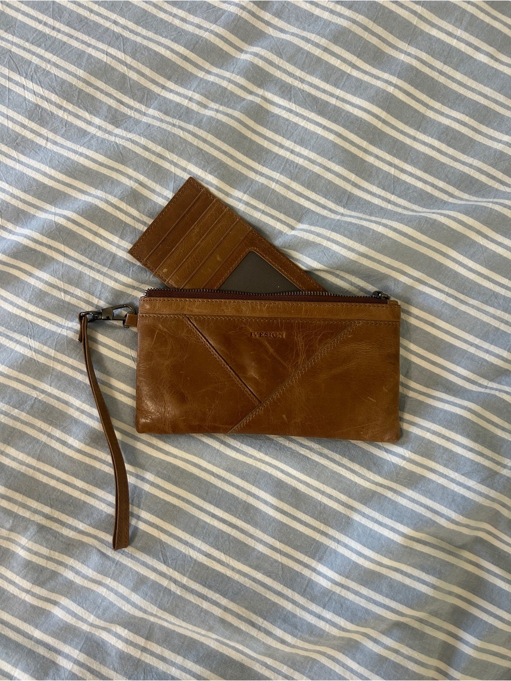 Women’s Tan Leather Zip Pouch
